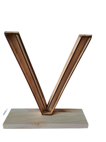 BASE DE LETRAS DE MADERA  *V  ALTURA 27 CMS